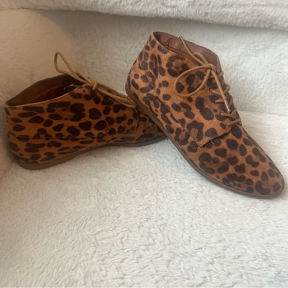 Dolce Vita Leopard Print Lace-Up Ankle Boots - Size 6.5